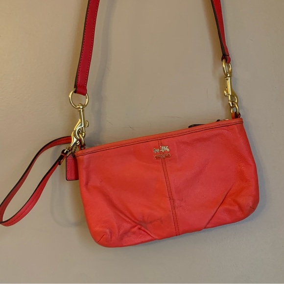 Coach pink peach  leather purse, wristlet mini bag - Picture 1 of 9